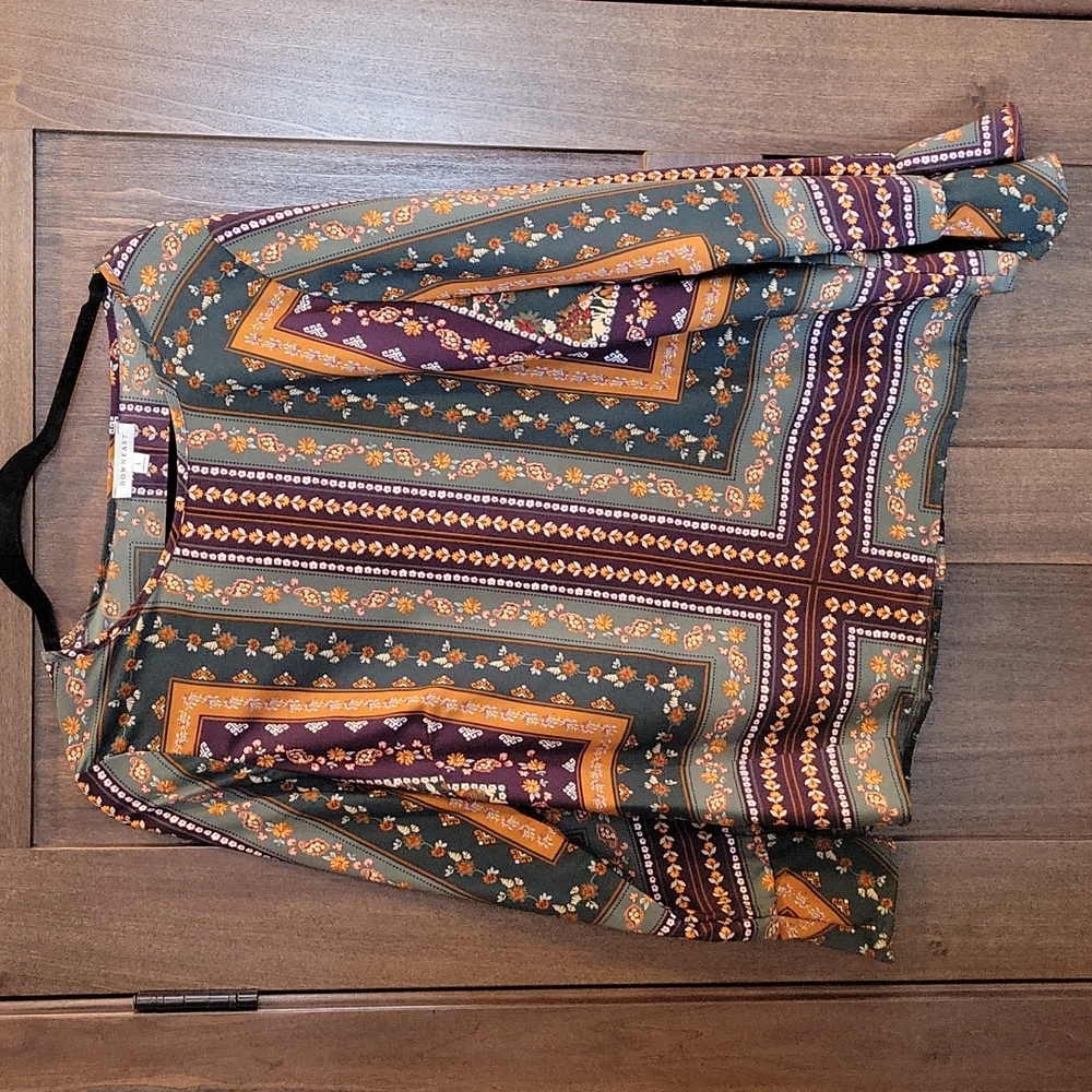 Patterned Blouse - Picture 1 of 3